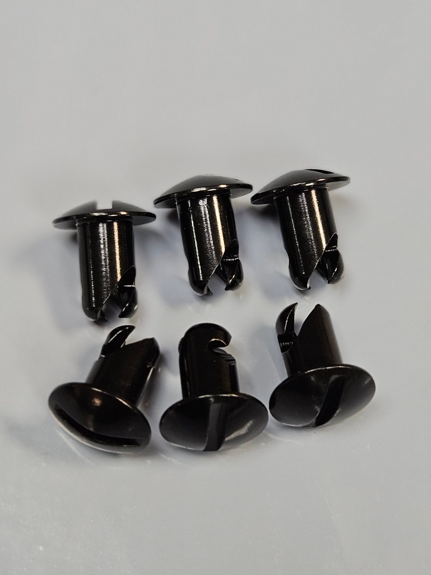 Dzus quarter-turn brackets